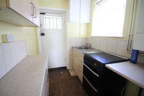 3 bedroom semi-detached house for sale, Brander Road, Leeds LS9