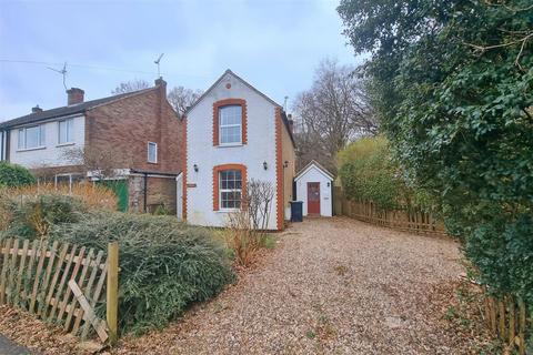 2 bedroom detached house for sale, Woodside, Epping CM16