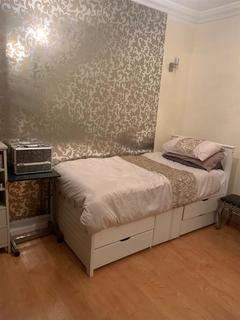 3 bedroom house to rent - Montpelier Gardens, London E6