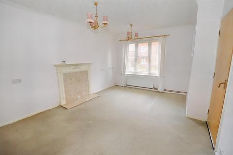 2 bedroom terraced house for sale, Ashdown Court, Cromer