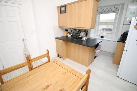 2 bedroom flat for sale, Spacious first floor apartment offering fantastic value