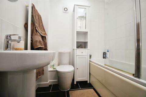 15 Broad Avenue, Hessle, HU13 0FH