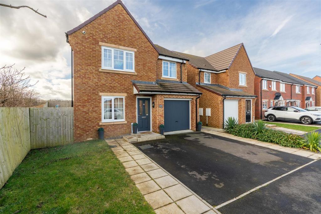 Hutchinson Court, Dinnington, NE13 4 bed detached house for sale £290,000