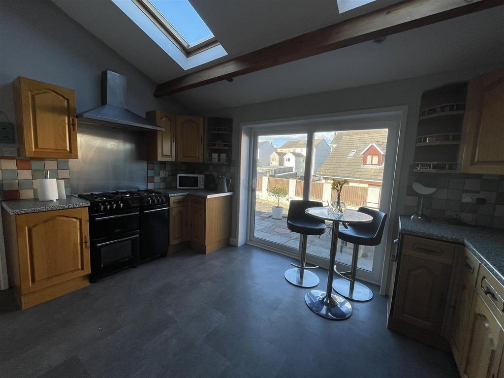 Open plan - Kitchen/Dining aspect