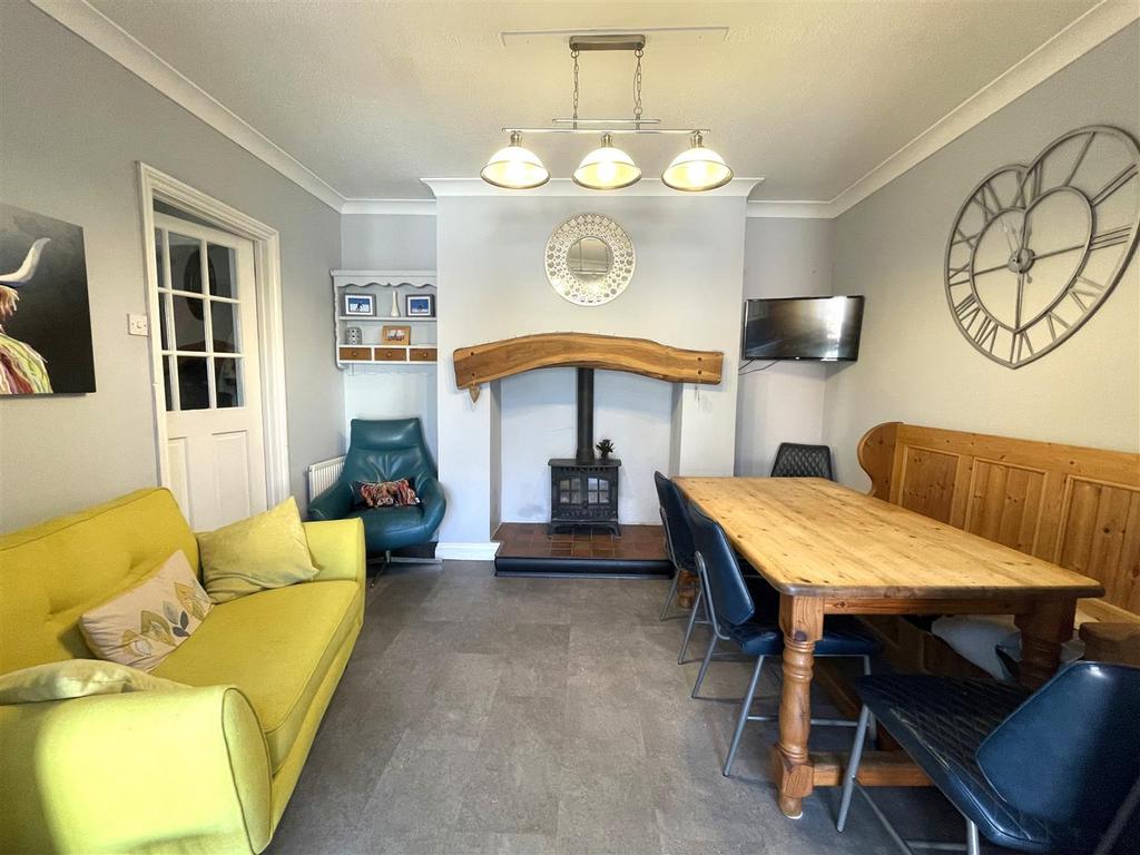 Open plan - Dining/Sitting area