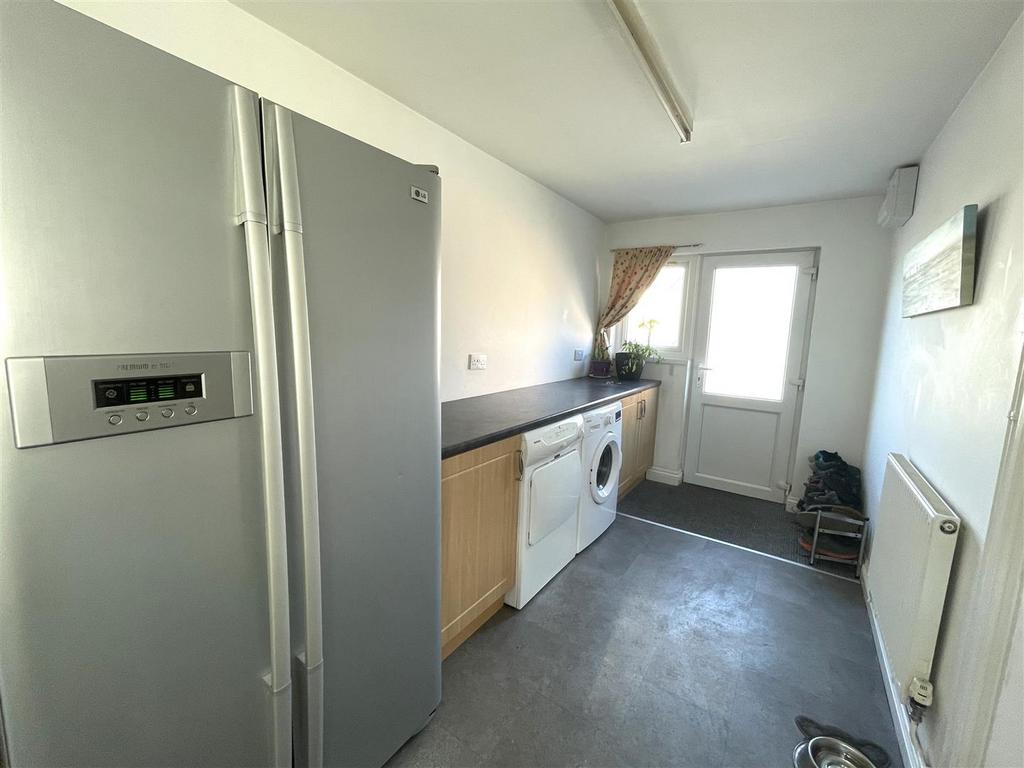 Utility room/Rear Porch