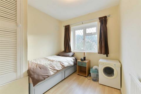 163 Stoneleigh Park Road, Epsom, KT19 0RH