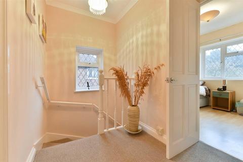 163 Stoneleigh Park Road, Epsom, KT19 0RH