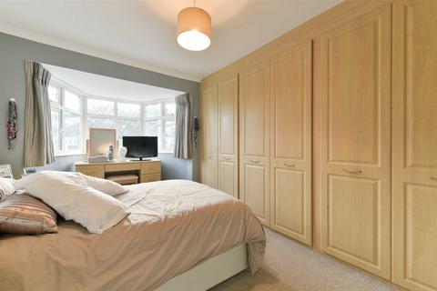 163 Stoneleigh Park Road, Epsom, KT19 0RH