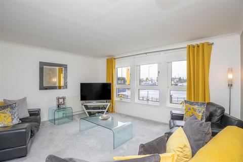 2 bedroom flat for sale - Guthrie Court, Motherwell ML1