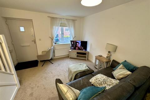 2 bedroom end of terrace house to rent, Nicholson Close, Redhill NG5