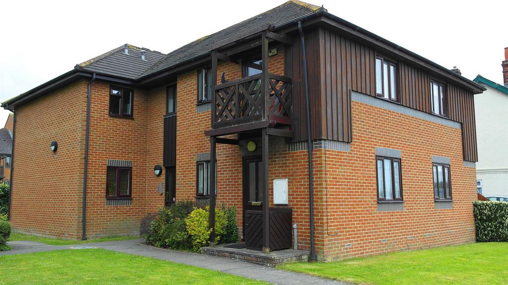 Roebuck Court, Didcot, Oxford 1 bed end of terrace house to rent £925
