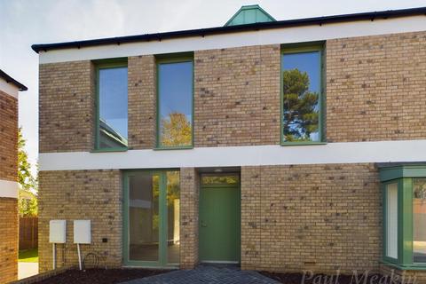 4 bedroom semi-detached house for sale, The Warren, The Green, Croydon, Surrey