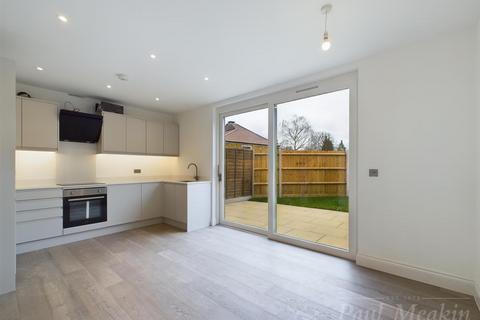 4 bedroom semi-detached house for sale, The Warren, The Green, Croydon, Surrey