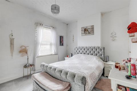 2 bedroom end of terrace house for sale, Curzon Street, Netherfield NG4