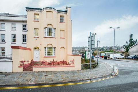 5 bedroom end of terrace house for sale, St Peters Street, Carmarthen, SA31