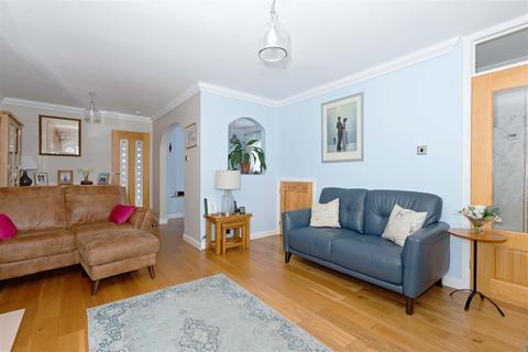 36 Coleridge Crescent, Goring By Sea, Worthing, BN12 6LT