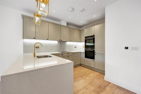 4 bedroom semi-detached house to rent - Brand New 4 bedroom in Sunninghill Square | Ascot | Berkshire