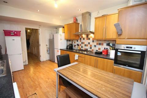 8 bedroom terraced house to rent, Manor House Road, Newcastle Upon Tyne