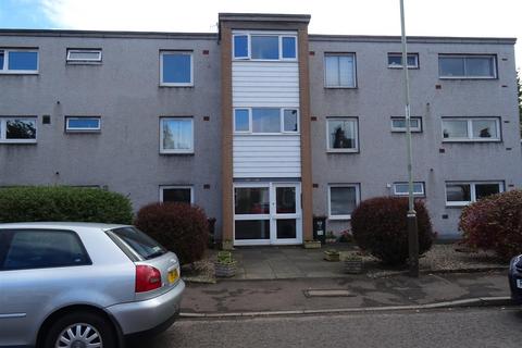 2 bedroom flat to rent, Muirton Place, Perth
