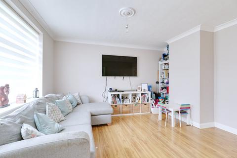 2 Monnow Green, Aveley, South Ockendon, RM15 4RR