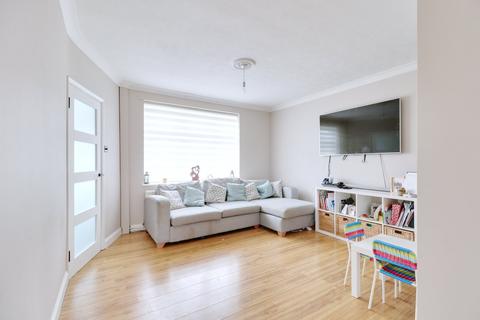 2 Monnow Green, Aveley, South Ockendon, RM15 4RR