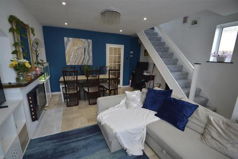 2 bedroom end of terrace house for sale, Easebourne Road, Dagenham