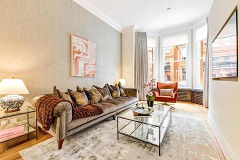 3 bedroom flat to rent, Egerton Gardens, Knightsbridge SW3