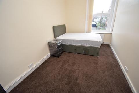 1 bedroom in a house share to rent, Crosby Street, Stockport SK2