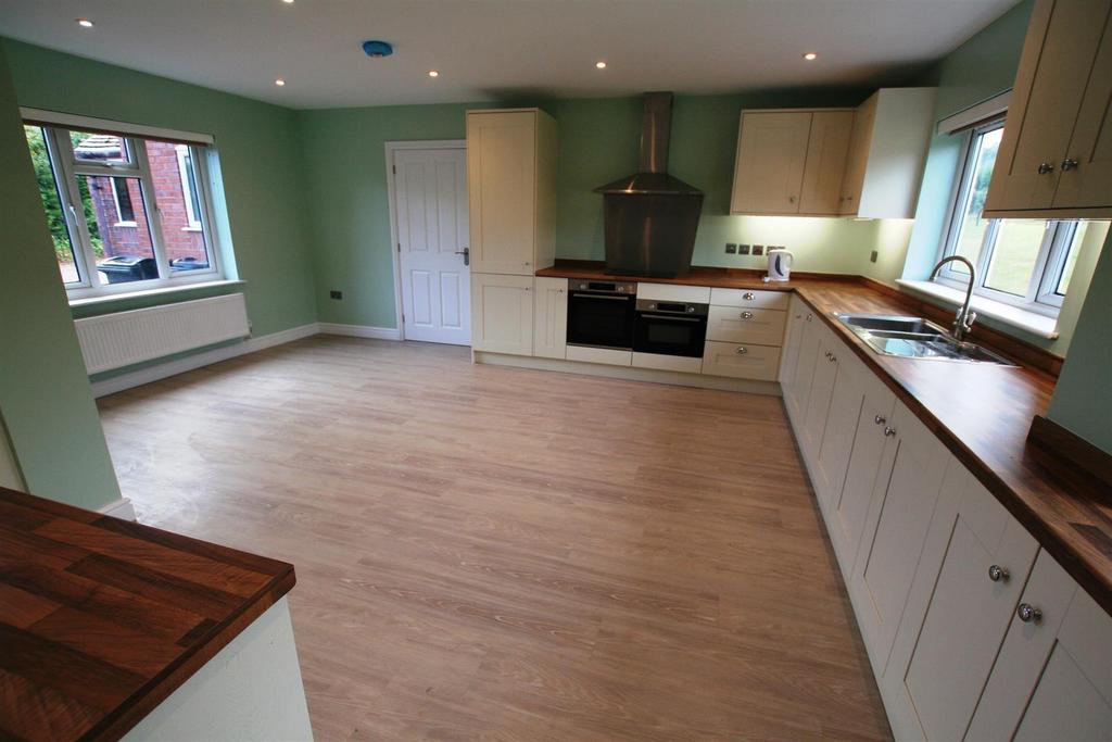 Newhaselandfarm,kitchen2.JPG