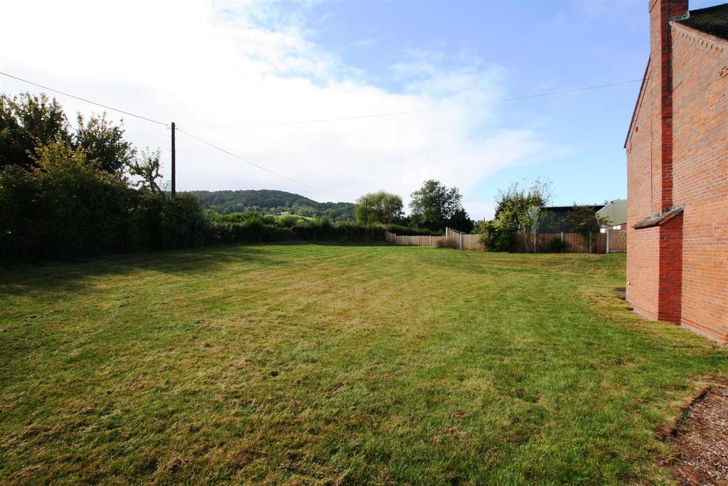 Newhaselandfarm,garden1.JPG