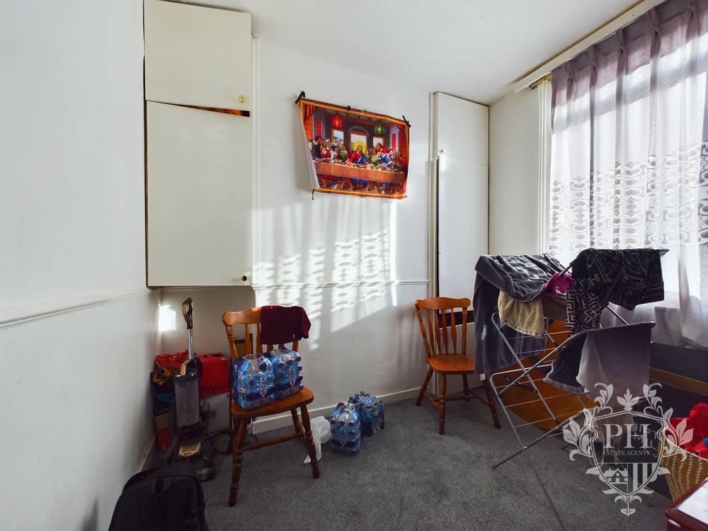 CAM01415 G0-PR0252-STILL001-thumbnail-h750-70.jpg