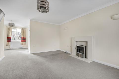 3 bedroom semi-detached house for sale - Rushmoor Gardens, Calcot, Reading