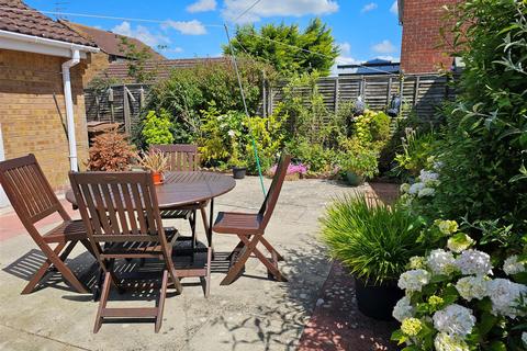 2 bedroom semi-detached bungalow for sale, 61 Bracken Road, Driffield, YO25 6UP