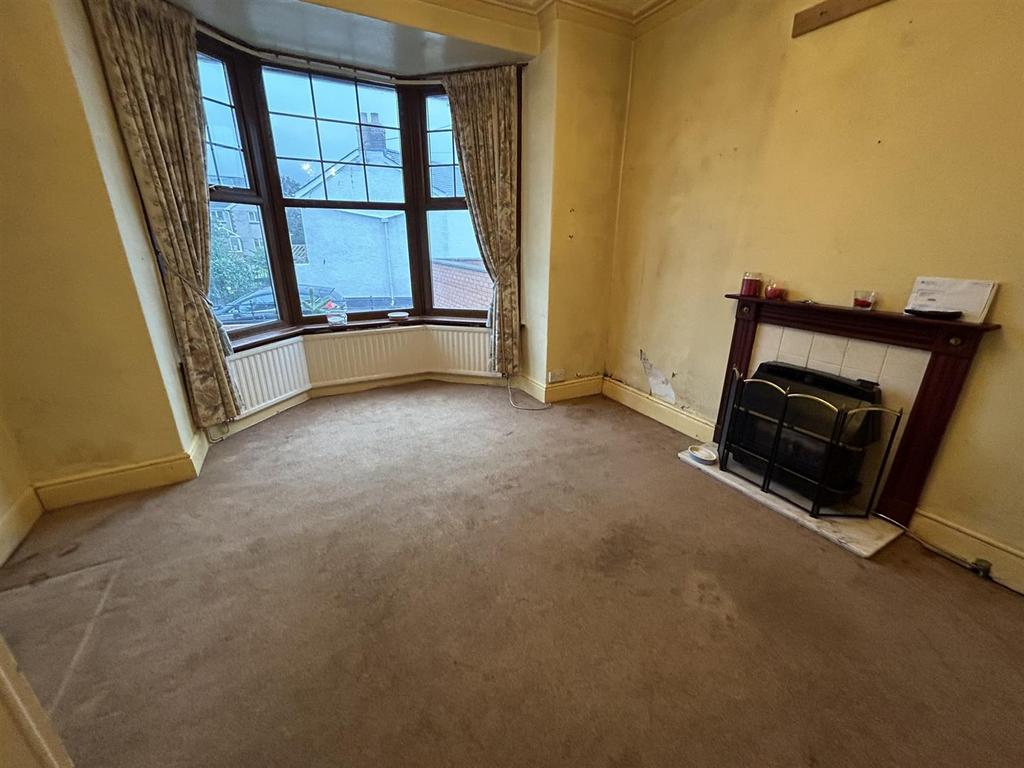 Hillfield Villas, Kidwelly 4 bed semidetached house for sale £169,995