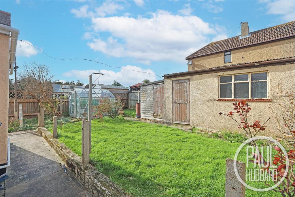 Homefield Avenue, Lowestoft 2 bed semidetached bungalow for sale £