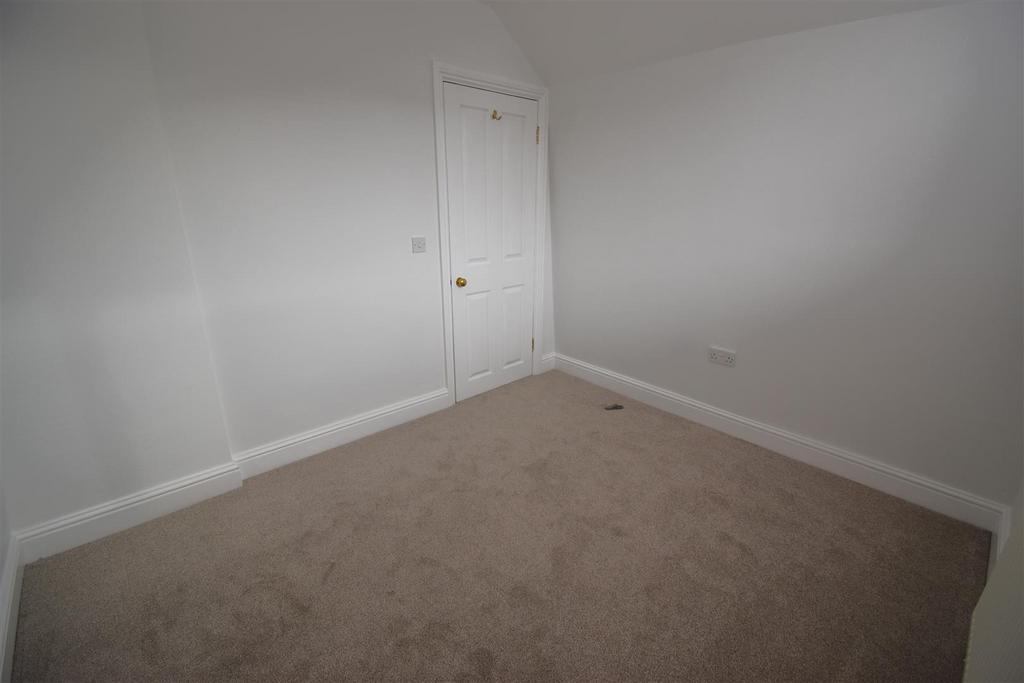 Bedroom 2.1.JPG