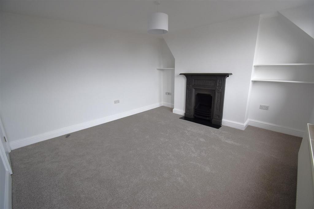 Lounge 1.JPG