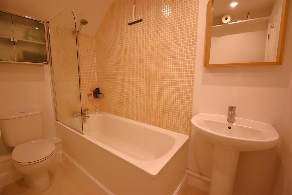 Bathroom.JPG