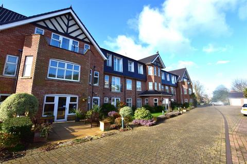 2 bedroom apartment for sale, Barclay Mews, Cromer