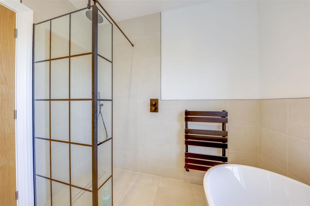 En Suite Bathroom Alt