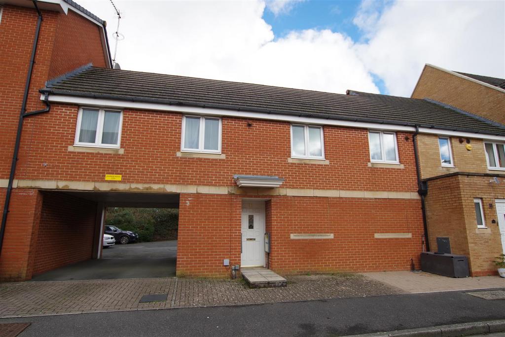 Padstow Road, Swindon SN2 2 bed coach house for sale £175,000