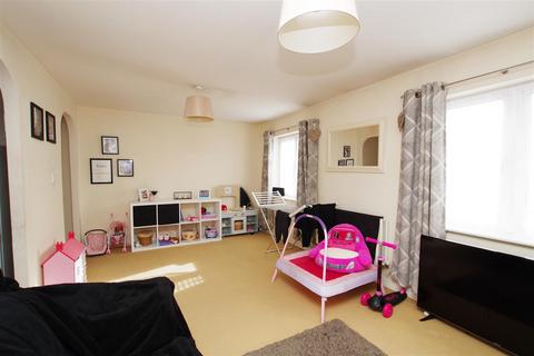 90 Padstow Road, Swindon, SN2 2EG