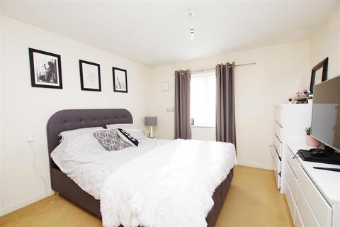 90 Padstow Road, Swindon, SN2 2EG