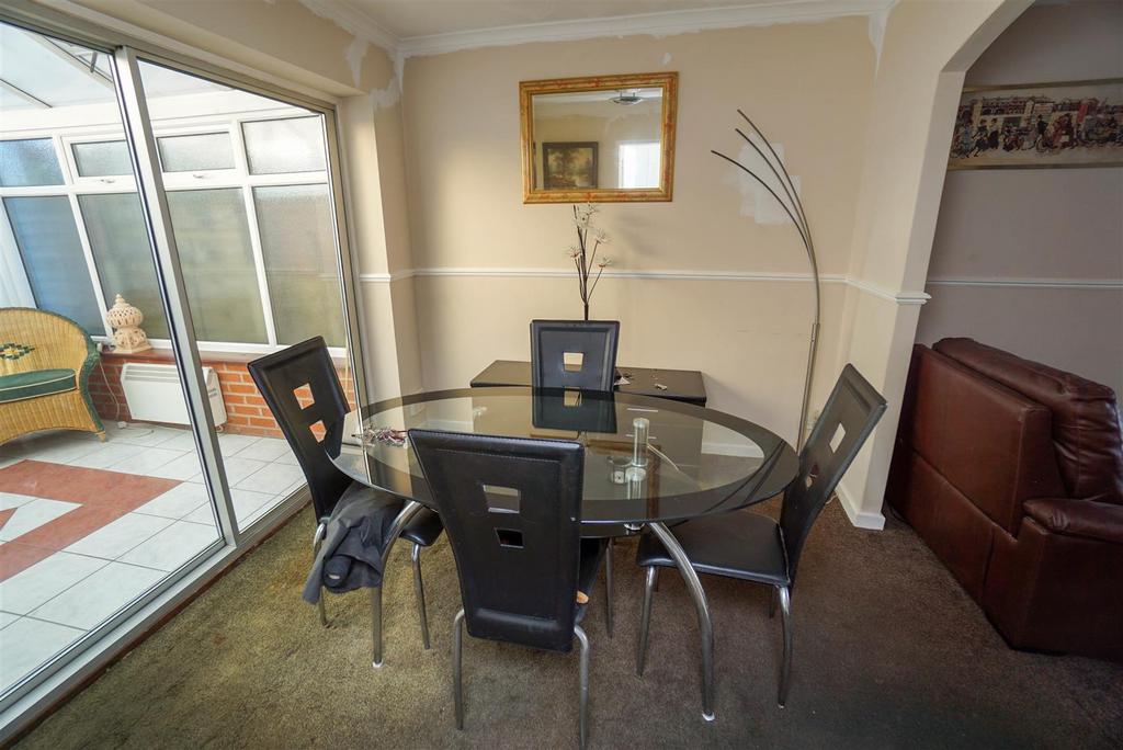 DINING ROOM (1 of 1).jpg