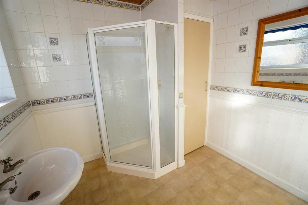 SHOWER (1 of 1).jpg