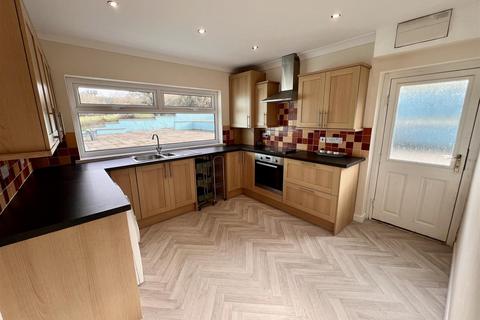 6 bedroom detached bungalow for sale, Heol Y Maerdy, Ffairfach, Llandeilo