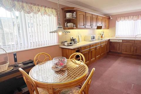 12 Lakeside, Little Aston, Sutton Coldfield, B74 3BJ