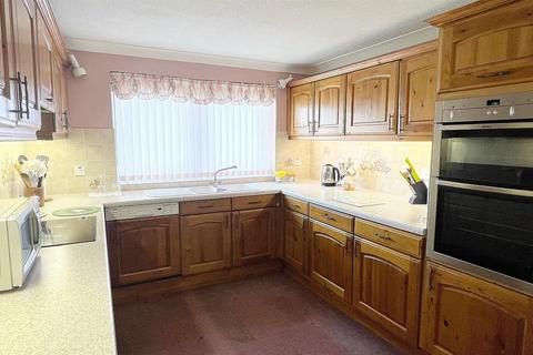 12 Lakeside, Little Aston, Sutton Coldfield, B74 3BJ