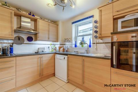 1 bedroom apartment for sale, Cartwright Court, Church Street, Malvern, Worcestershire, WR14 2GE